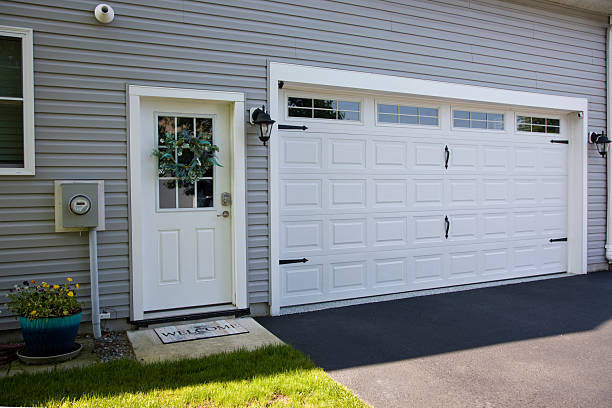24/7 Emergency Garage Door Panel Replacement experts in Manassas Park, VA